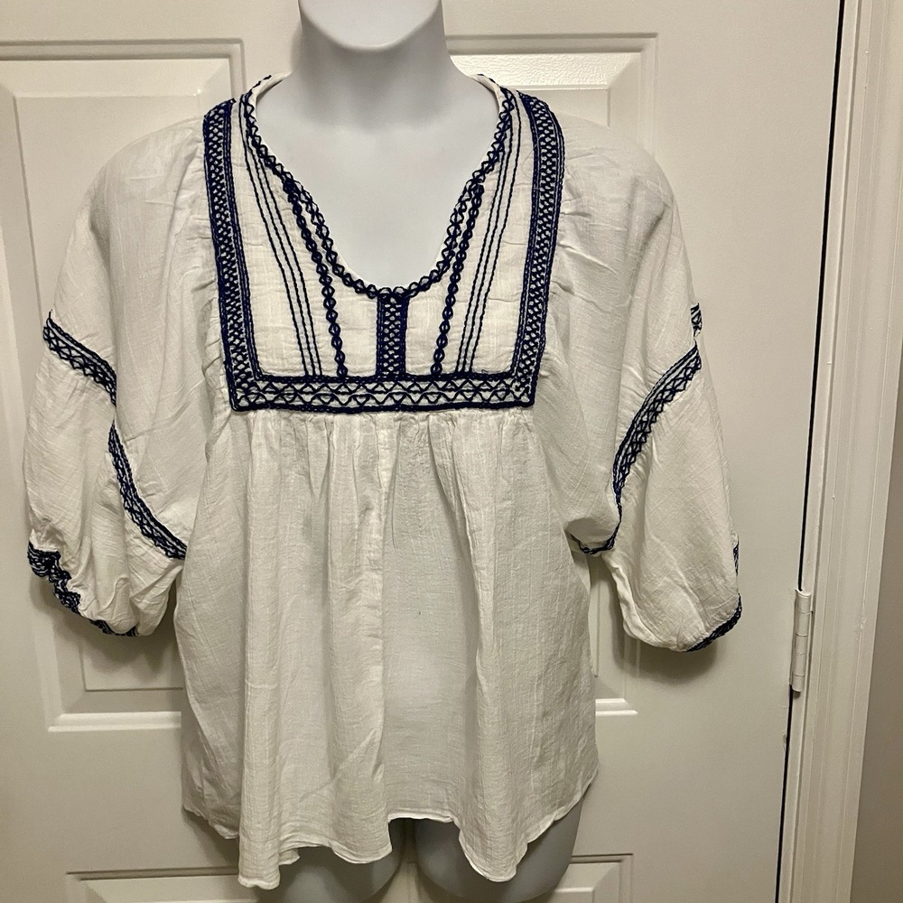 Max Studio Women's Medium White Embroidered Puff Dolman Sleeve Boho Gauze Shirt